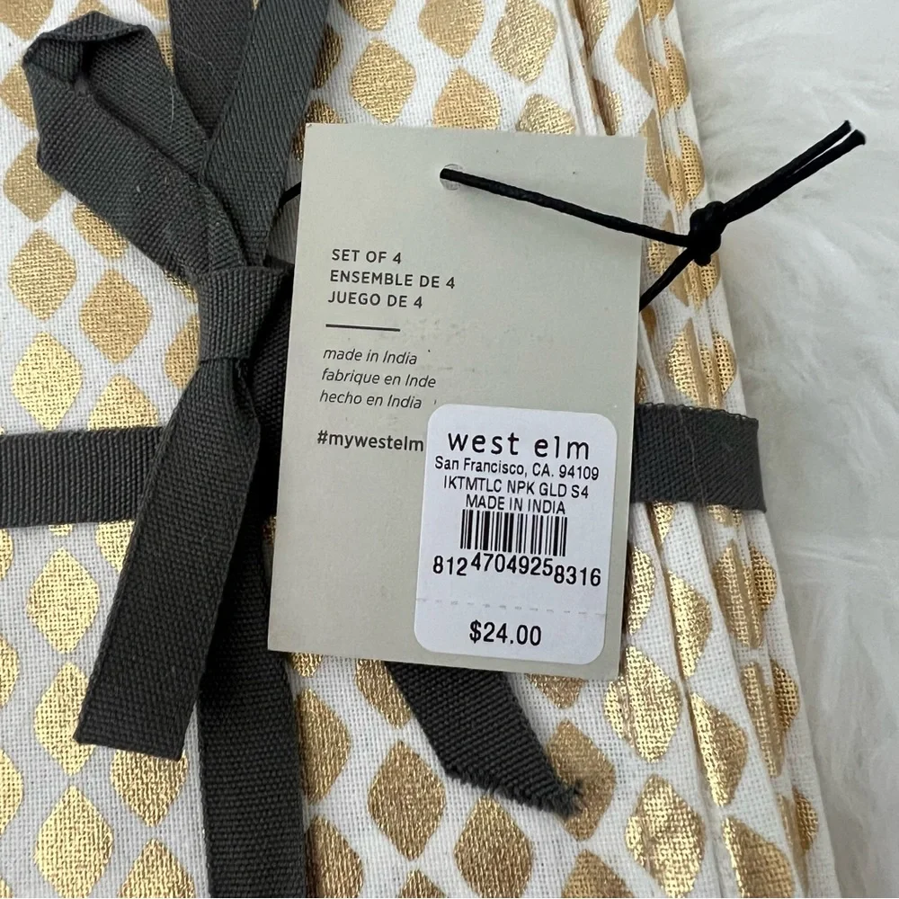 NWT west elm modern gold napkins ..set of 4